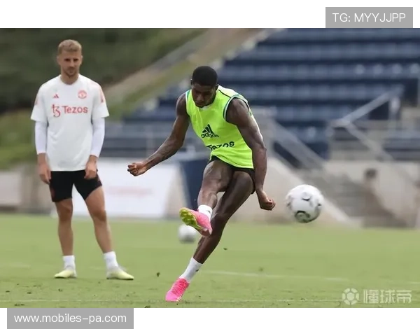 拉什福德苦练健身与有球训练全力以赴挥洒那额外1%汗水激励前行 拉什福德苦练健身与有球训练全力以赴挥洒那额外1%汗水激励前行