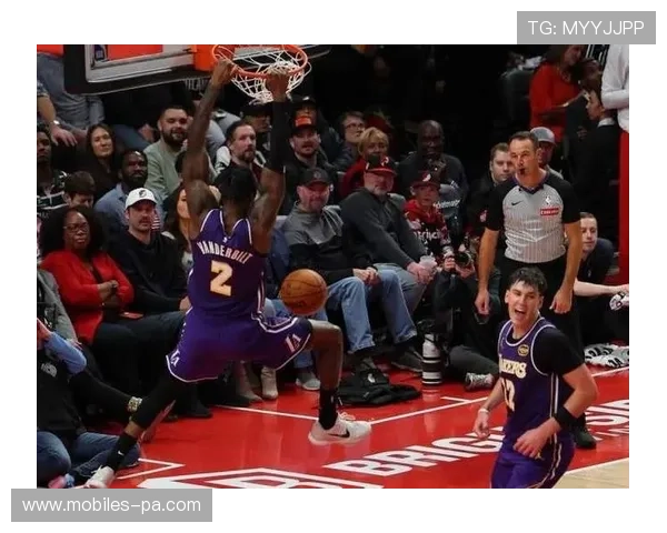 湖人球员带伤坚持全场比赛 用敬业精神打动无数球迷